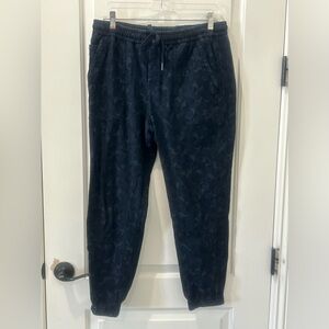 Athleta Farallon Joggers Navy camo size 12